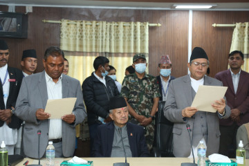 प्रतिनिधिसभा सदस्य उपेन्द्र यादवले लिए शपथ 